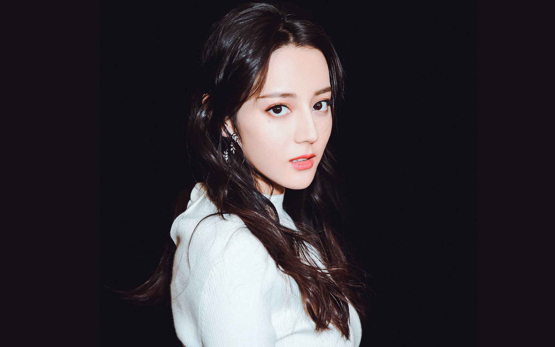 巨人倒下之夜,暴雨中洪都拉斯创造历史,斯通斯却成存在感之王